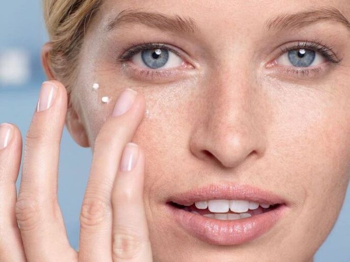 apply the cream to rejuvenate the skin around the eyes