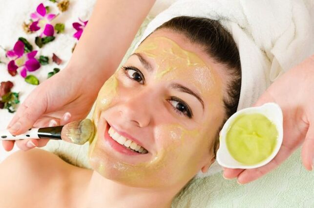 Face mask of jelly and chamomile infusion a recipe for fresh skin