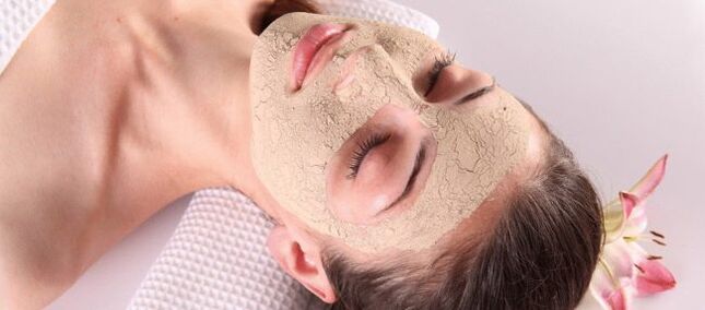 The yeast mask firms the skin of the face and gives it tone